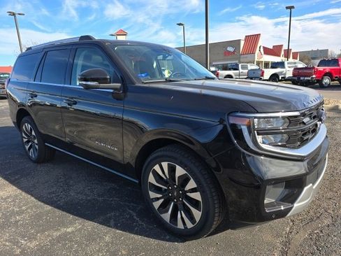 New 2026 Ford Expedition Platinum w/ Driver's Package image 7