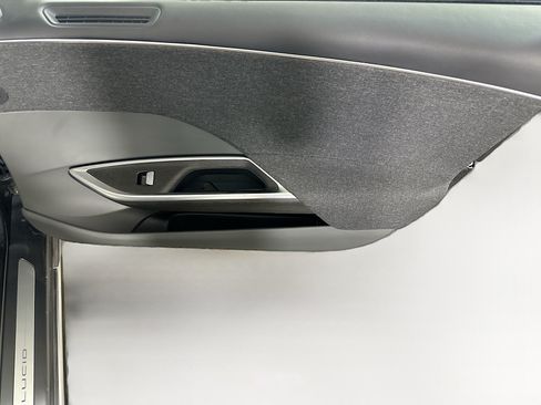 Used 2024 Lucid Air Touring AWD/4WD image 32