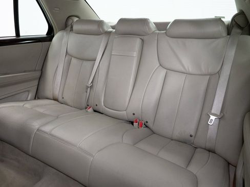 Used 2010 Cadillac DTS Luxury image 19