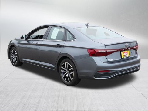 Used 2025 Volkswagen Jetta SE w/ Sunroof Package FWD image 5