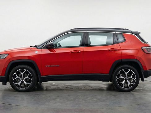 Used 2025 Jeep Compass Limited AWD/4WD image 5
