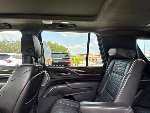 Used 2022 Cadillac Escalade Sport Platinum AWD/4WD image 21