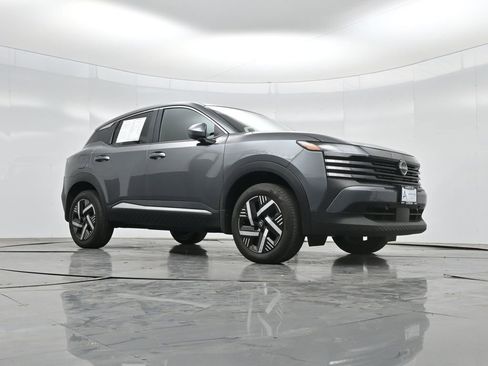 Used 2025 Nissan Kicks SV FWD image 46