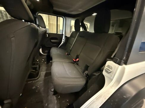 Used 2021 Jeep Wrangler Unlimited Sport image 23