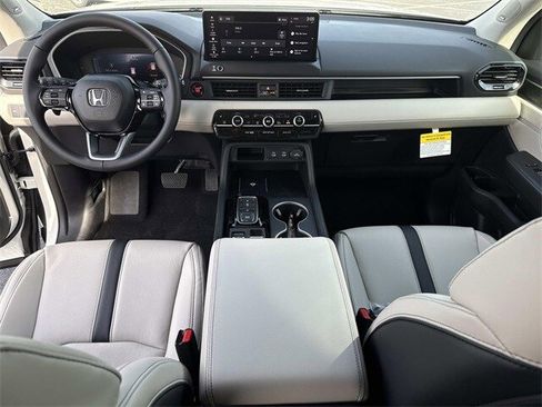 New 2026 Honda Pilot Touring image 19