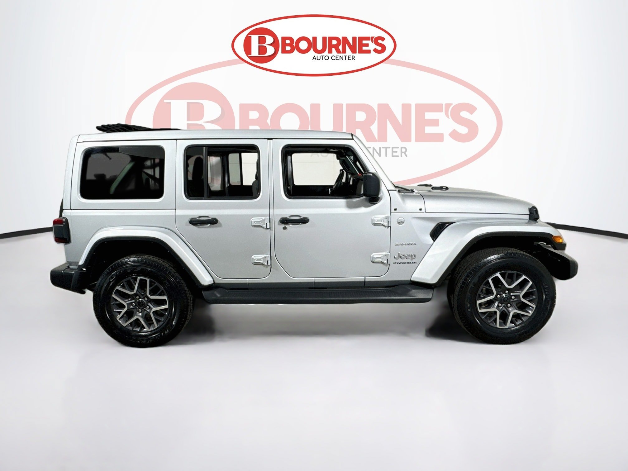 Used 2024 Jeep Wrangler Unlimited Sahara w/ Technology Group AWD/4WD image 12