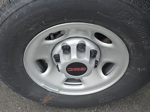 New 2025 GMC Savana 3500 Extended w/ Driver Convenience Package image 28