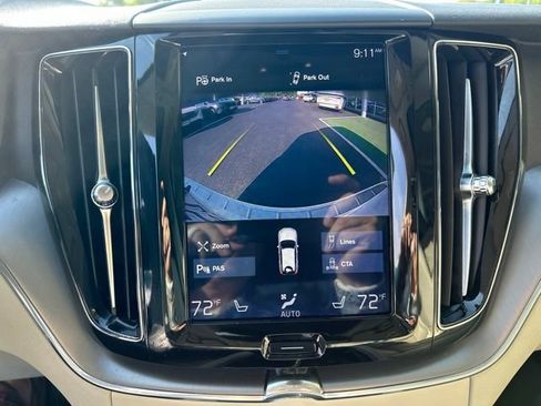 Used 2018 Volvo XC60 T5 Momentum w/ Vision Package AWD/4WD image 16