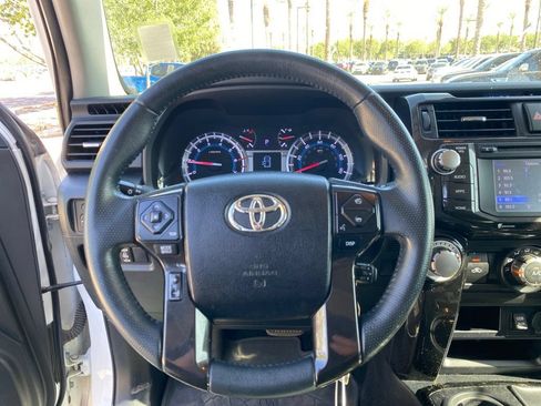 Used 2019 Toyota 4Runner TRD Off-Road Premium AWD/4WD image 10
