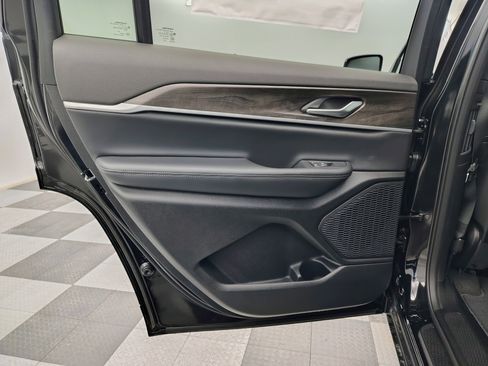 New 2026 Jeep Grand Cherokee L 4WD image 22