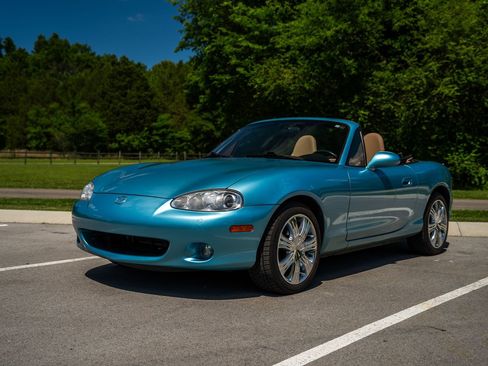Used 2001 MAZDA MX-5 Miata RWD image 6