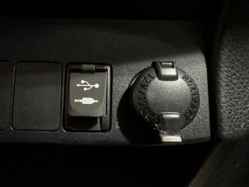 Used 2013 Toyota RAV4 Limited AWD/4WD image 13