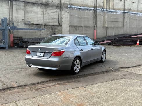 Used 2007 BMW 530xi Sedan AWD/4WD image 9