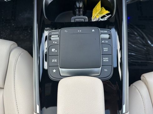 Used 2023 Mercedes-Benz GLB 250 4MATIC image 19