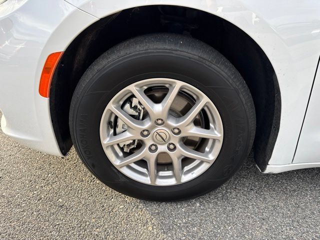Used 2025 Chrysler Pacifica Select FWD image 14