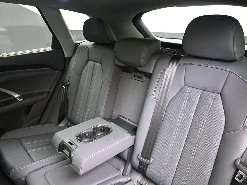 Used 2025 Audi Q5 Premium Plus w/ Premium Plus AWD/4WD image 20