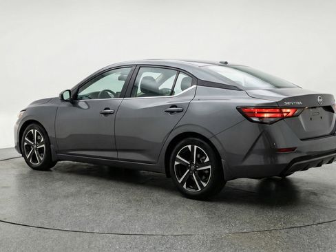 Used 2025 Nissan Sentra SV image 6