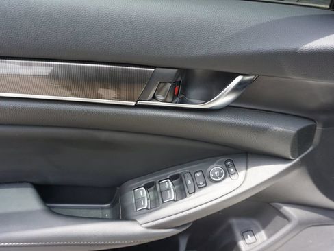 Used 2022 Honda Accord Sport image 4