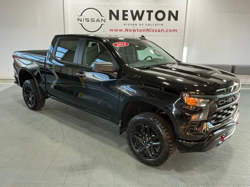 Used 2024 Chevrolet Silverado 1500 Custom Trail Boss w/ LPO, Dark Essentials Package image 1