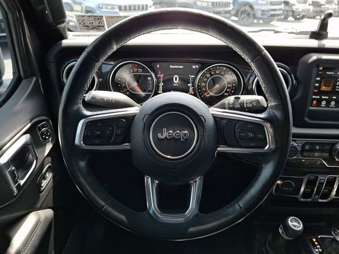 Used 2021 Jeep Wrangler Unlimited Sahara AWD/4WD image 20