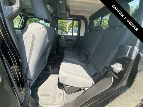 Used 2024 Jeep Gladiator Sport AWD/4WD image 11