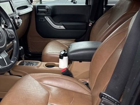 Used 2017 Jeep Wrangler Unlimited Sahara w/ Connectivity Group image 3