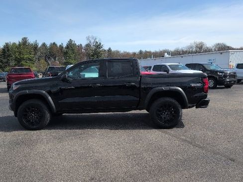 Used 2024 Chevrolet Colorado Trail Boss w/ Advanced Trailering Package AWD/4WD image 4