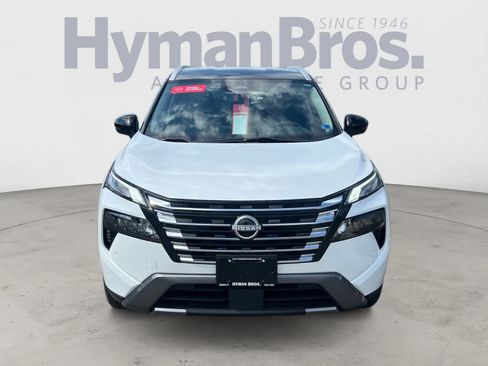 Certified 2024 Nissan Rogue SL AWD/4WD image 9