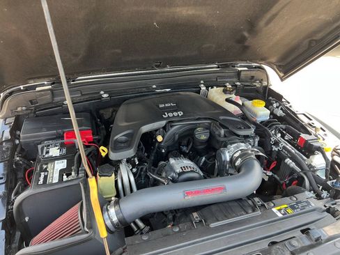 Used 2018 Jeep Wrangler Rubicon AWD/4WD image 26