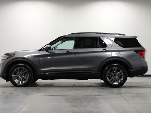 New 2026 Ford Explorer Active AWD/4WD image 7