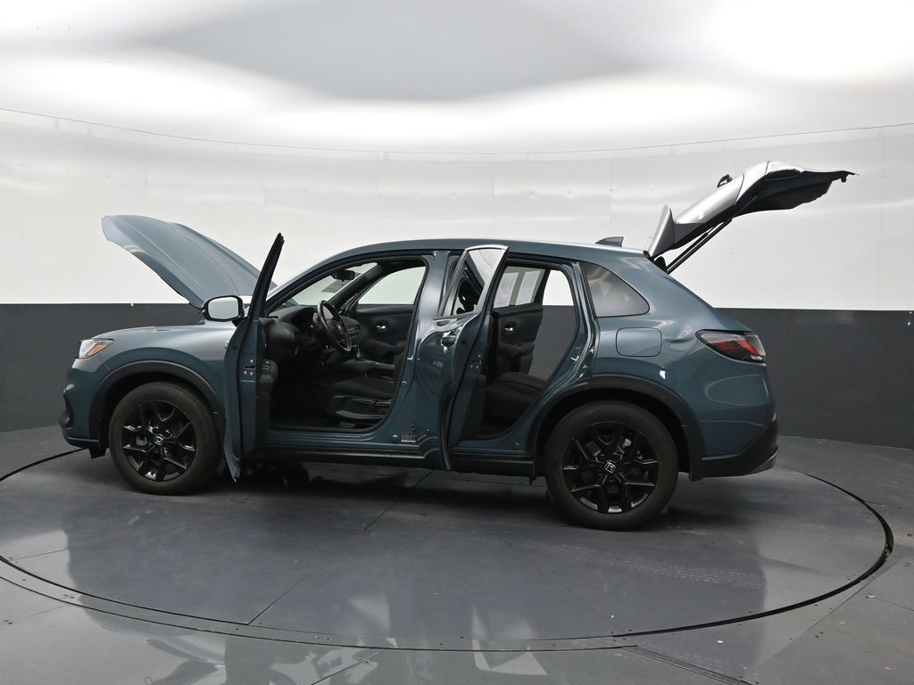 Used 2025 Honda HR-V Sport image 29