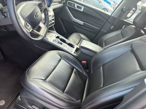 Used 2023 Ford Explorer XLT w/ Equipment Group 202A RWD image 15