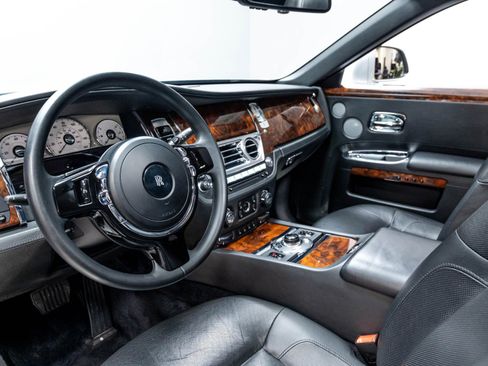 Used 2012 Rolls-Royce Ghost RWD image 11