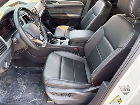 Used 2023 Volkswagen Atlas Cross Sport SE w/ Panoramic Sunroof Package AWD/4WD image 5