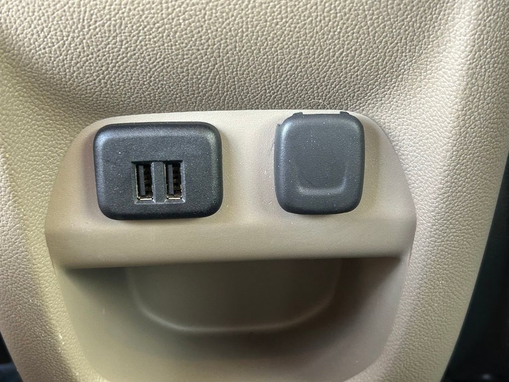 Used 2015 GMC Canyon SLE w/ SLE Convenience Package RWD image 20