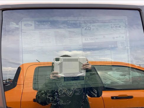 New 2025 Ford Maverick Lariat image 16