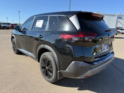 Used 2022 Nissan Rogue SV FWD image 9