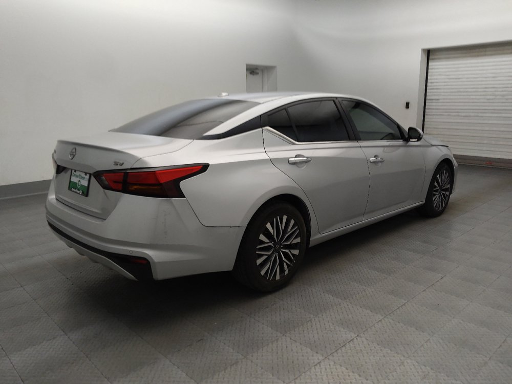 Used 2023 Nissan Altima 2.5 SV FWD image 9