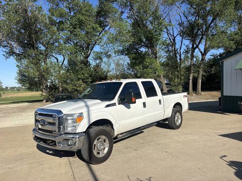 Used 2016 Ford F250 XLT w/ FX4 Off-Road Package AWD/4WD image 9