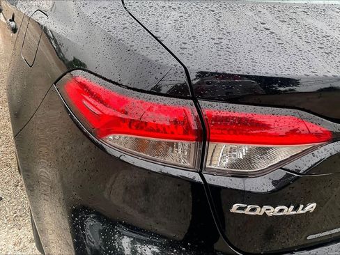 Used 2024 Toyota Corolla LE FWD image 28
