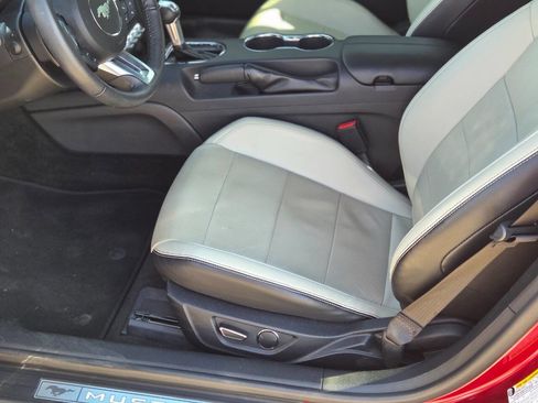 Used 2017 Ford Mustang GT Premium image 15