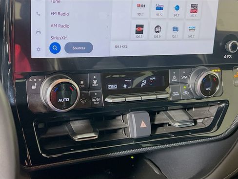 Certified 2023 Toyota Highlander XSE AWD/4WD image 15