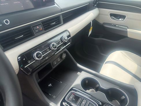 New 2026 Honda Pilot Touring image 15