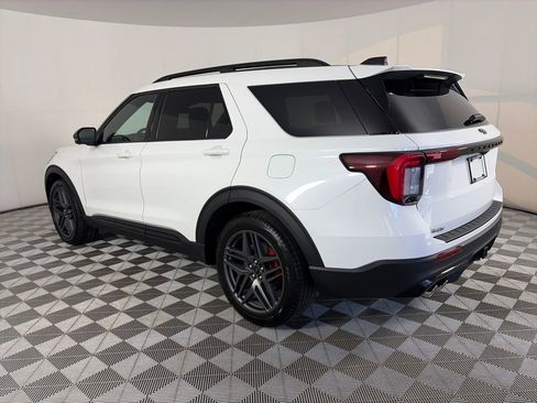 Certified 2025 Ford Explorer ST image 5