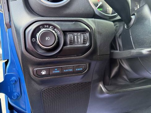 Used 2022 Jeep Wrangler Unlimited Sahara 4xe image 27