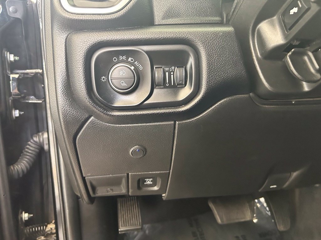 Used 2025 RAM 3500 Laramie w/ Sport Appearance Package AWD/4WD image 47