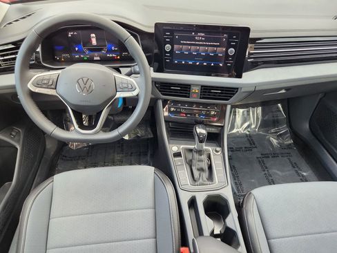 New 2026 Volkswagen Jetta SE FWD image 15