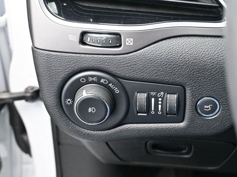 Used 2022 Jeep Cherokee Limited image 26