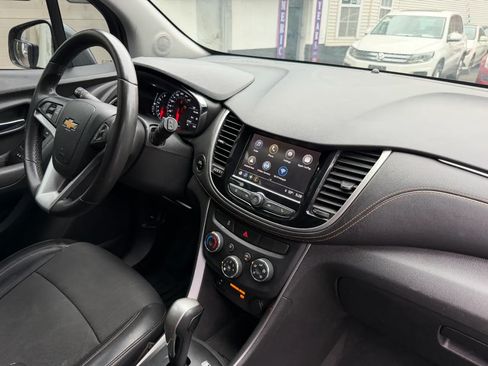 Used 2018 Chevrolet Trax LT w/ LT Convenience Package AWD/4WD image 35