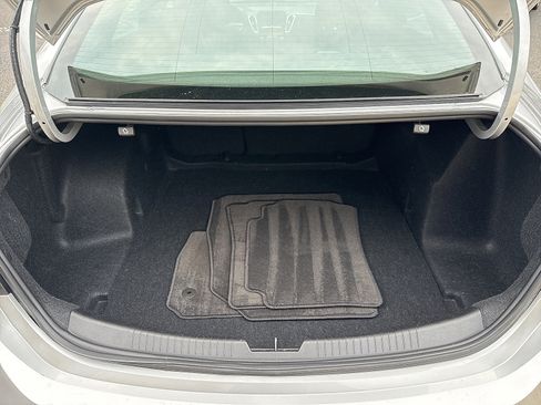 Used 2018 Chevrolet Malibu LT FWD image 30